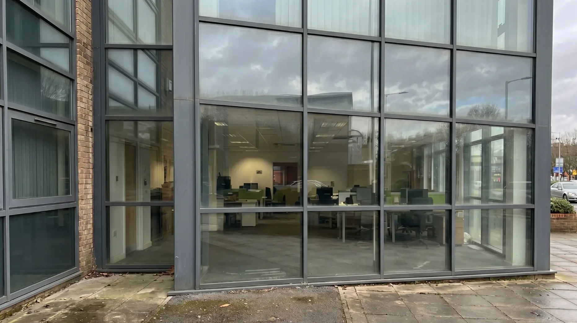 Fenster nach der professionellen Glasreinigung in Kassel